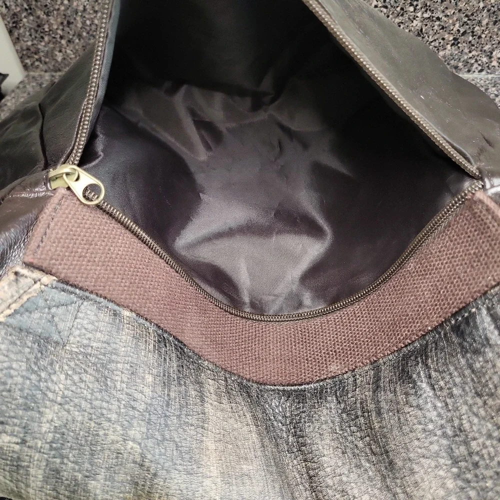 Wilsons Leather M Julian Y2K Distressed Messenger Bag Texas Longhorn Skull