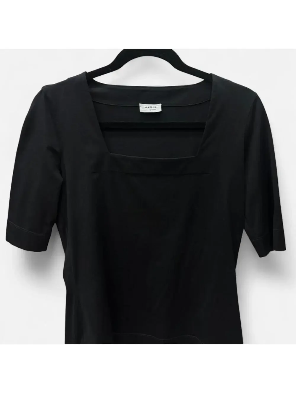 Akris Punto retails $375