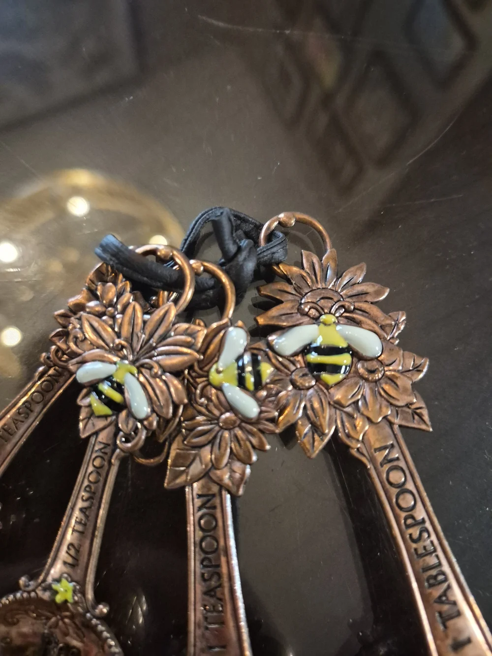 N/A decorative bee