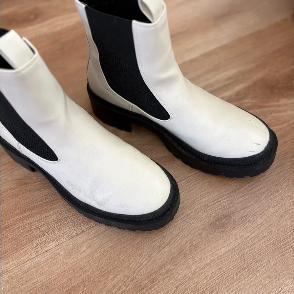 BCBGeneration elegant ankle