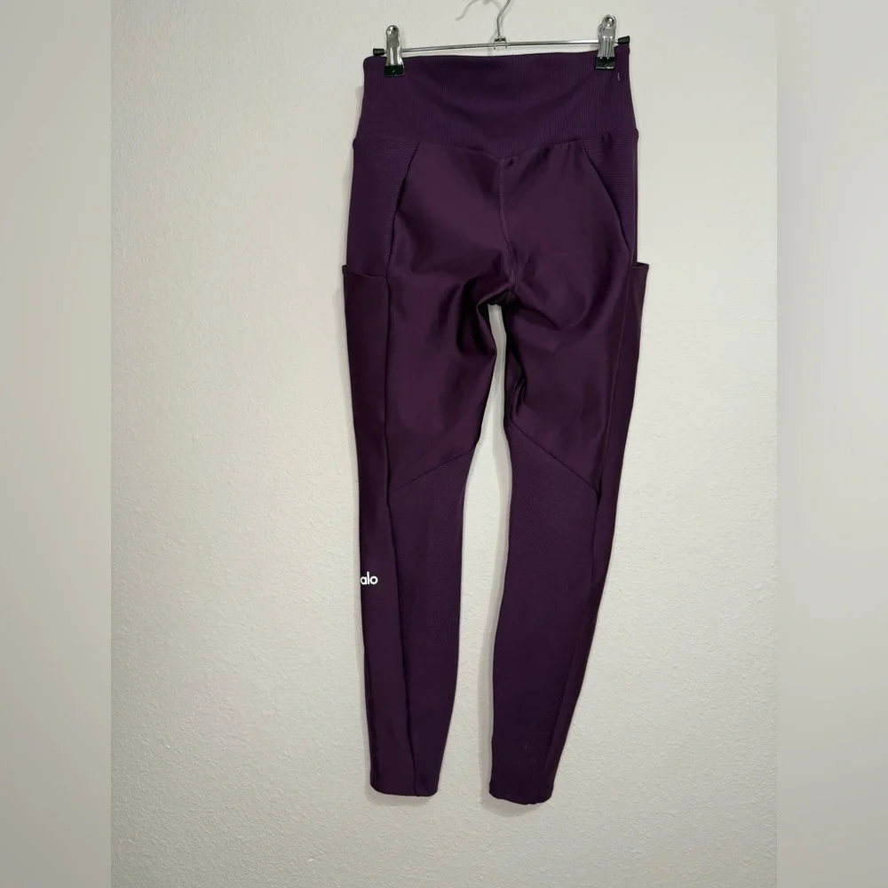 ALO Yoga sleek stylish