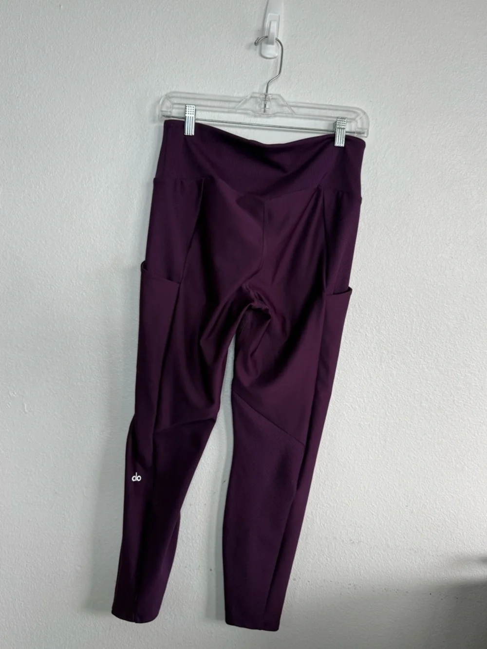 ALO Yoga sleek stylish