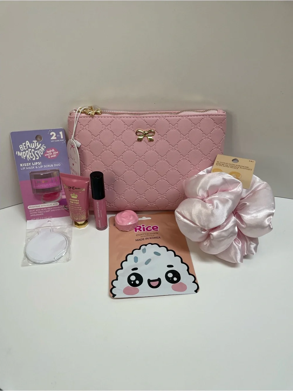 Pink Quilted Cosmetic Pouch Gift Set with Pink Lip Care Face Mask 8 pieces