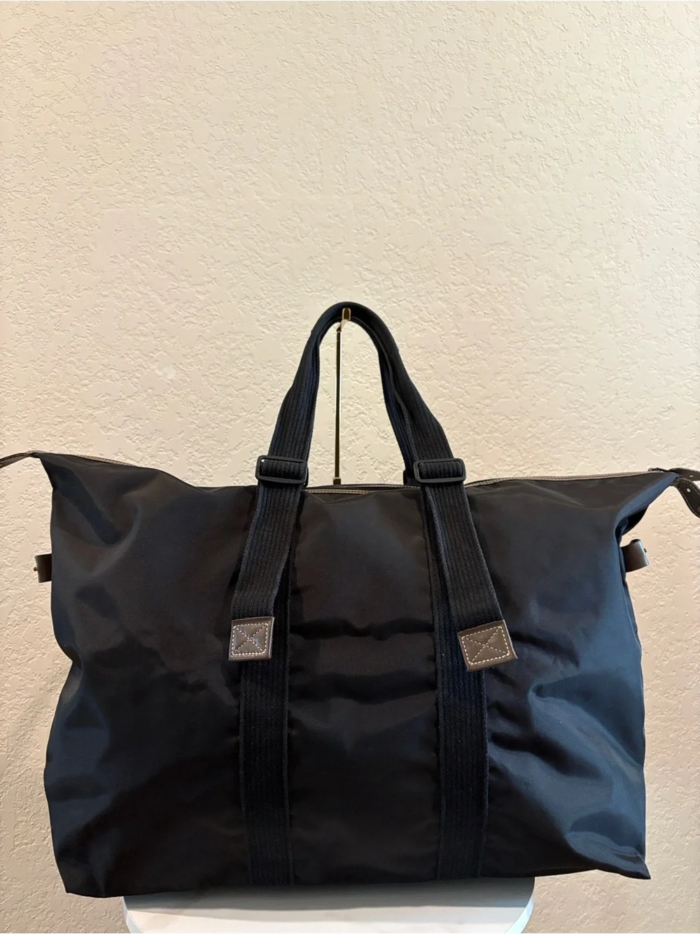 Dunhill spacious black
