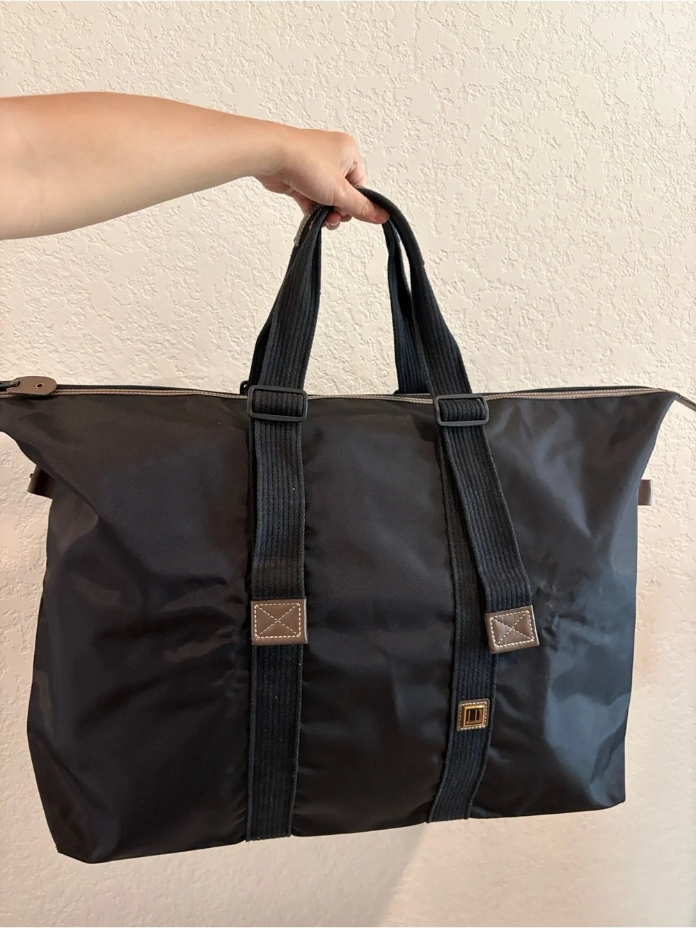 Dunhill spacious black