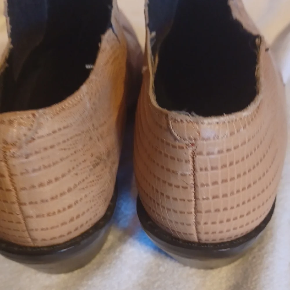 Chic Tan Ankle Booties for Women Circle S size 7