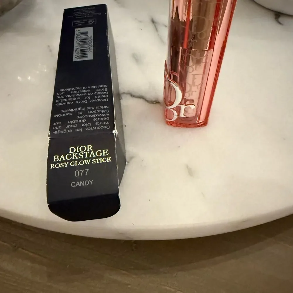 Dior finishes adapt