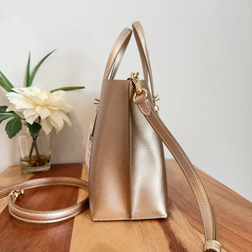 Coach nwt mollie