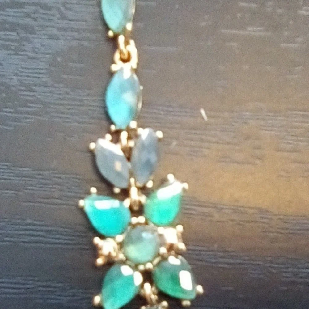 Sparkling Emerald Flower Cluster Necklace Gold Tone Women Statement Jewelry