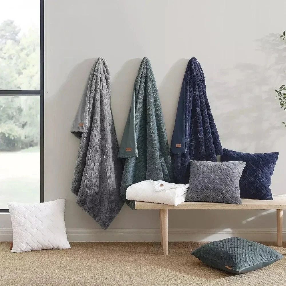 NEW Koolaburra by UGG Crystelle Textured Faux Fur Throw 50