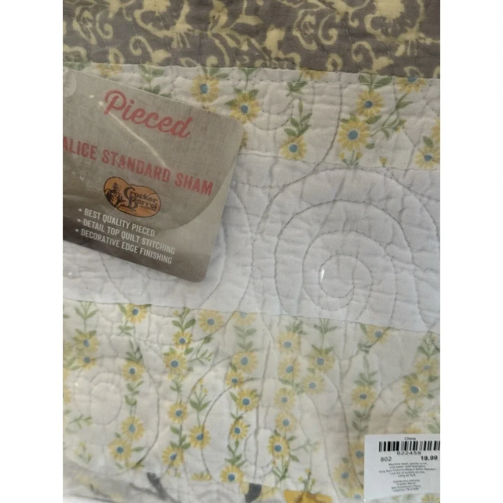 Cracker Barrel NIP Set Of 2 Alice Quilted Pillow Shams Gray Yellow‎ Patchwork