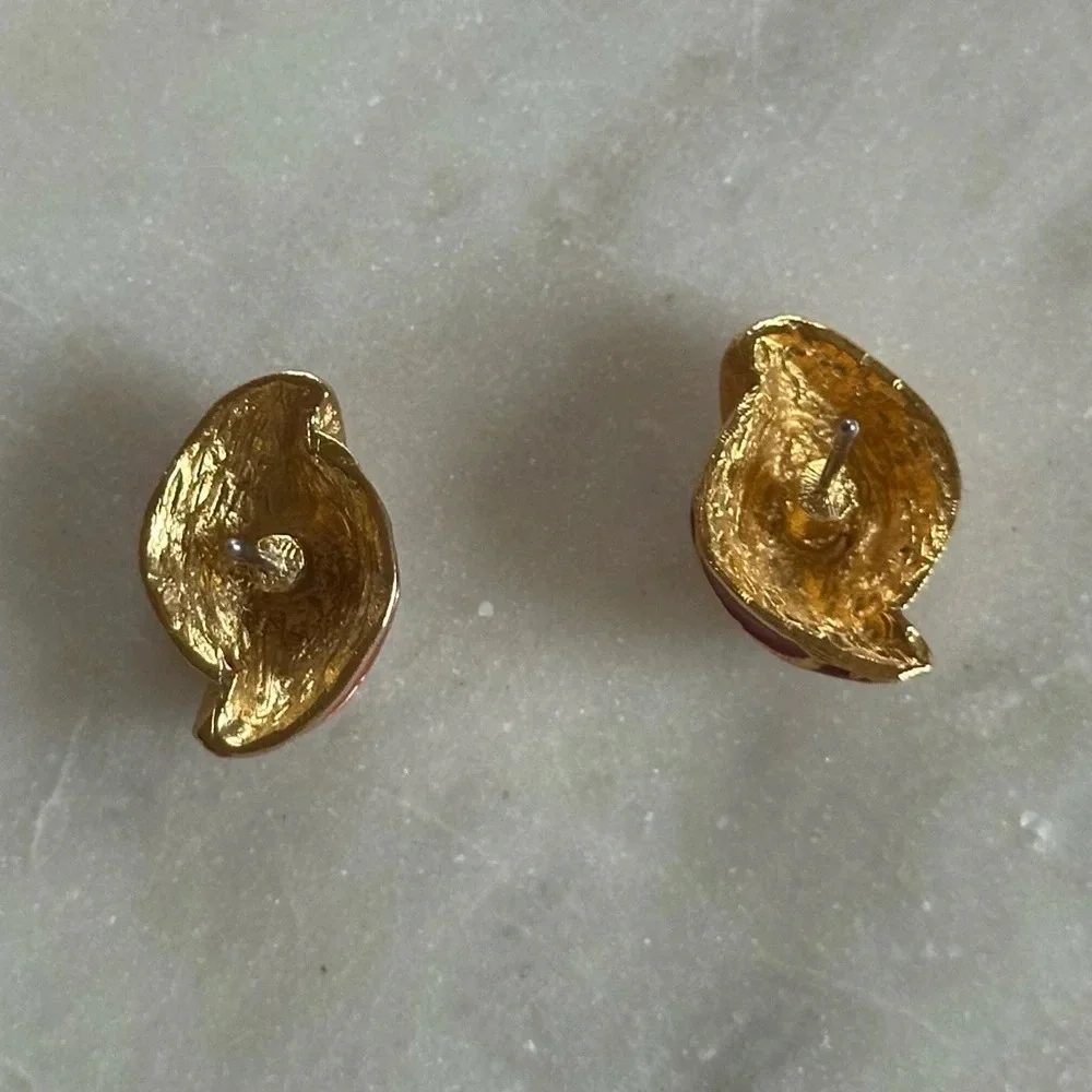Vintage earrings gold