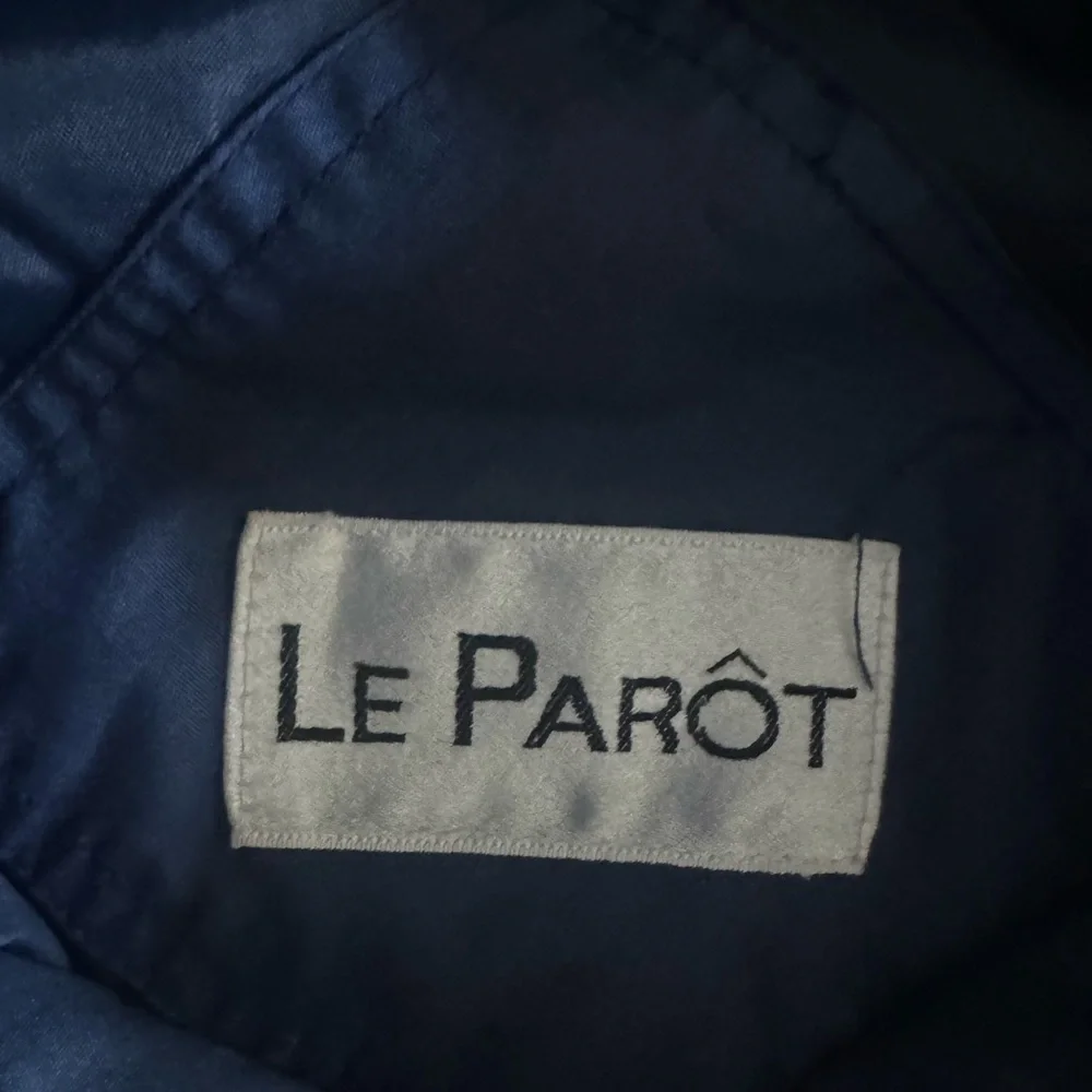 Le Parot stylish navy