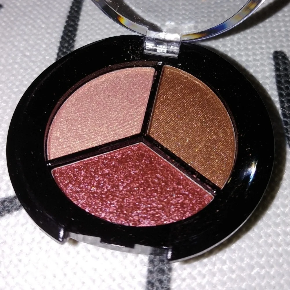 Metallic Eyeshadow Trio