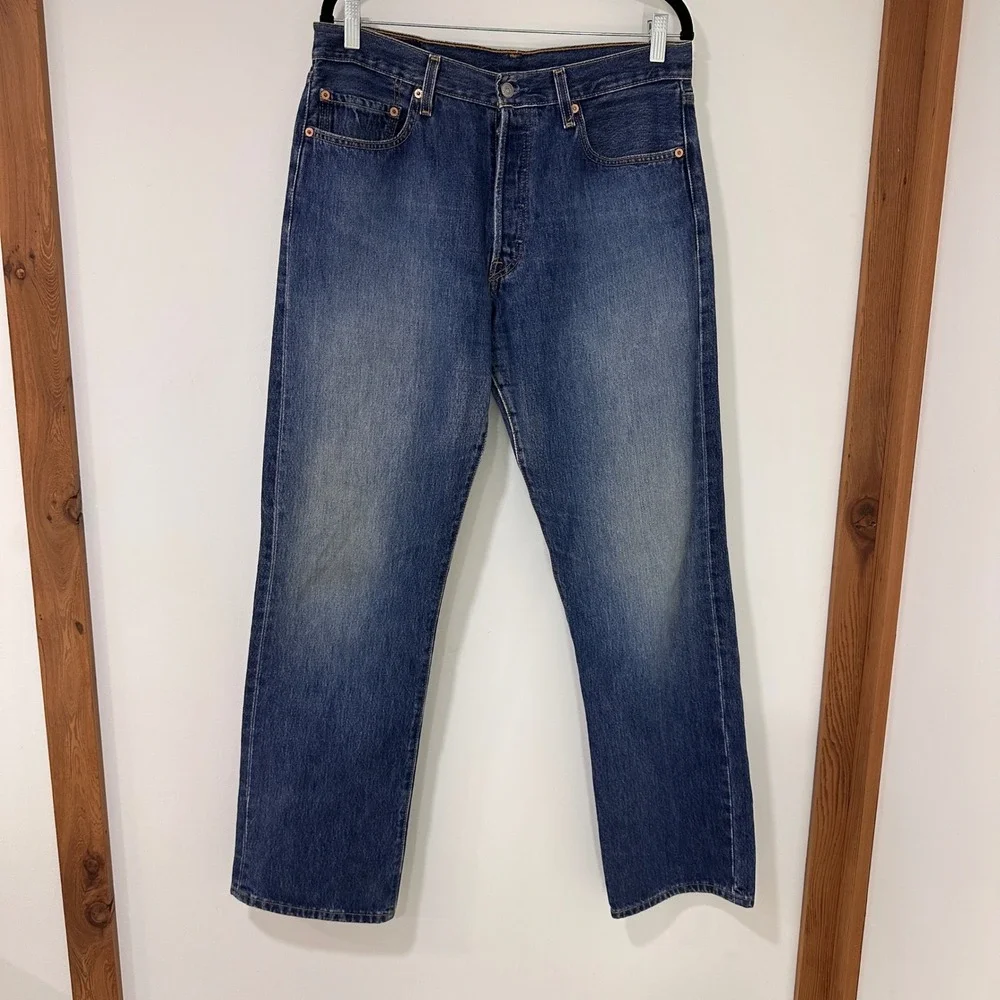 Levi's 501 Straight Leg Jeans Mens 34x34 Medium Wash Button Fly | Heritage Denim