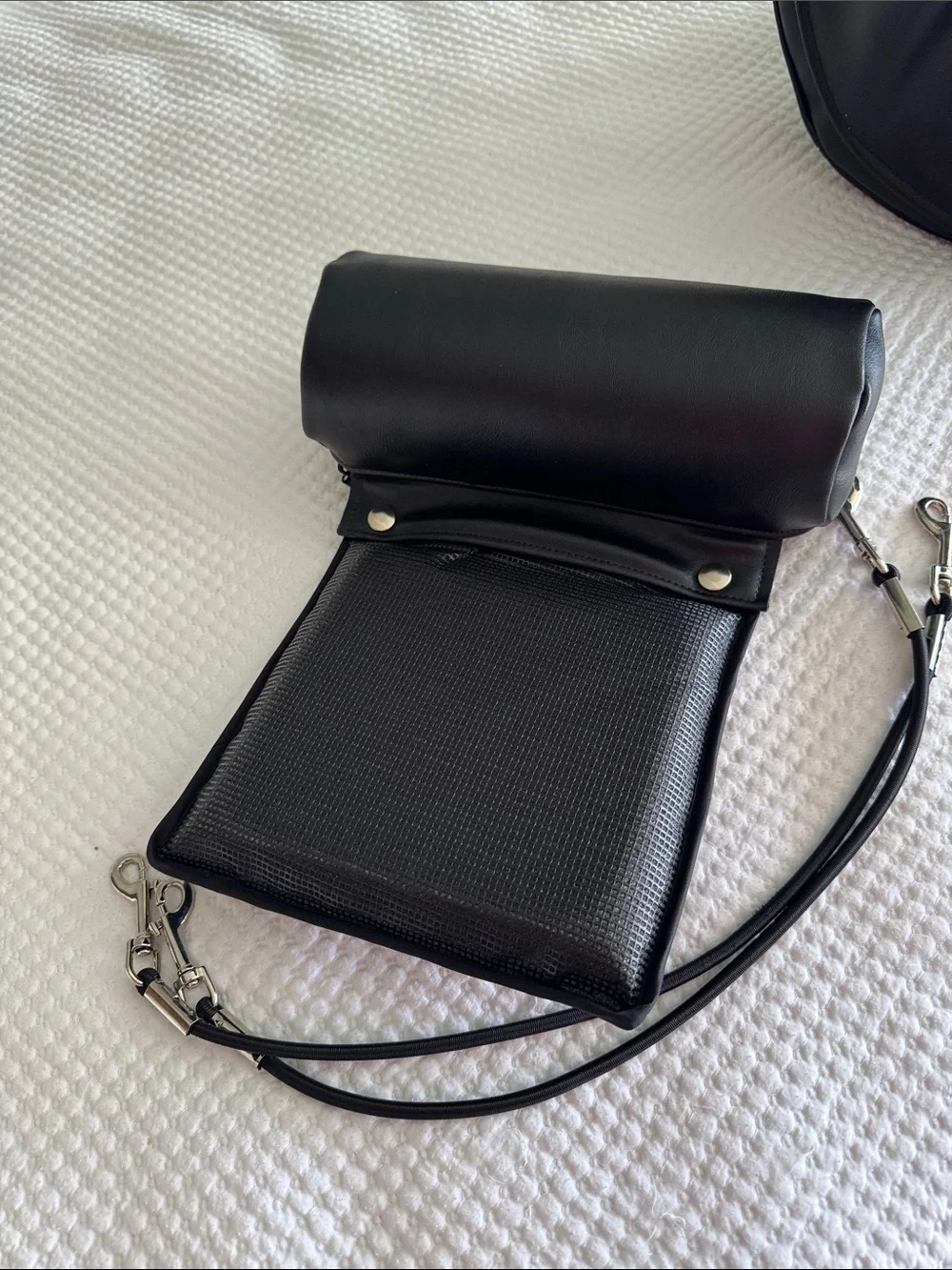 Black Men's Cylindrical Leather Travel Bag