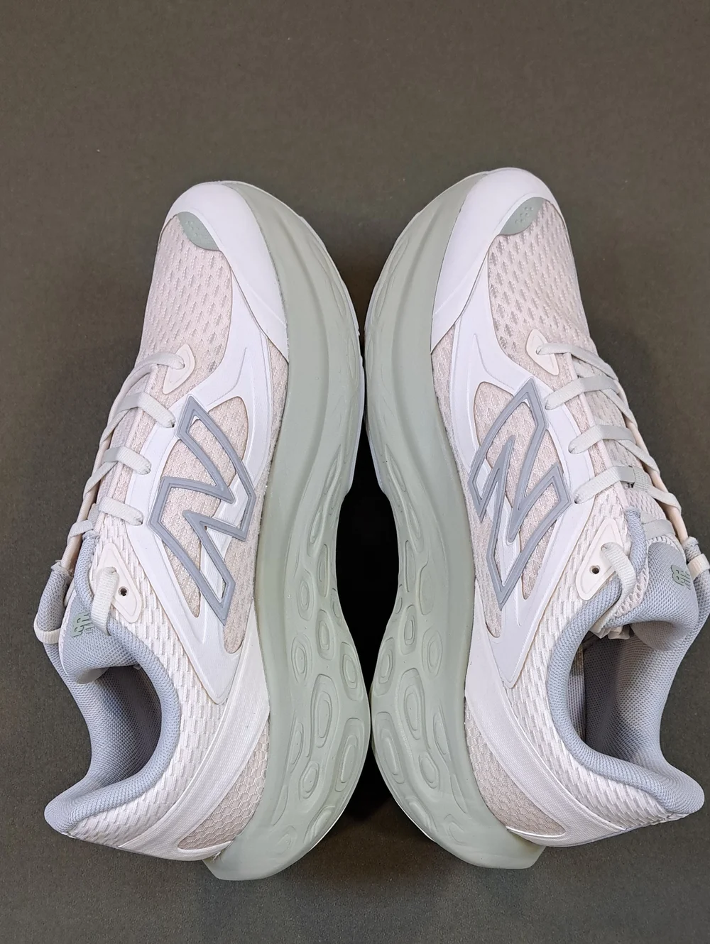 New Balance midsole color incredible