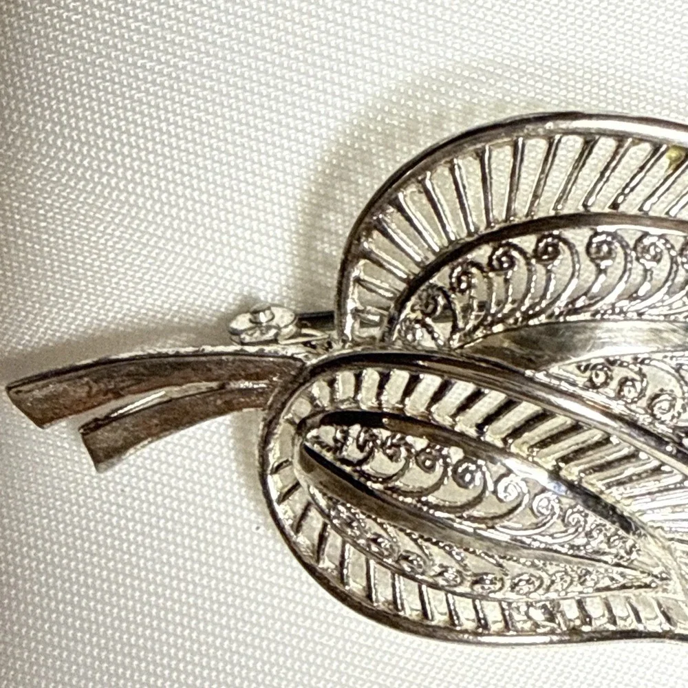 Willi Nonnenmann Sterling Silver dbl leaf design filigree brooch Germany #12514