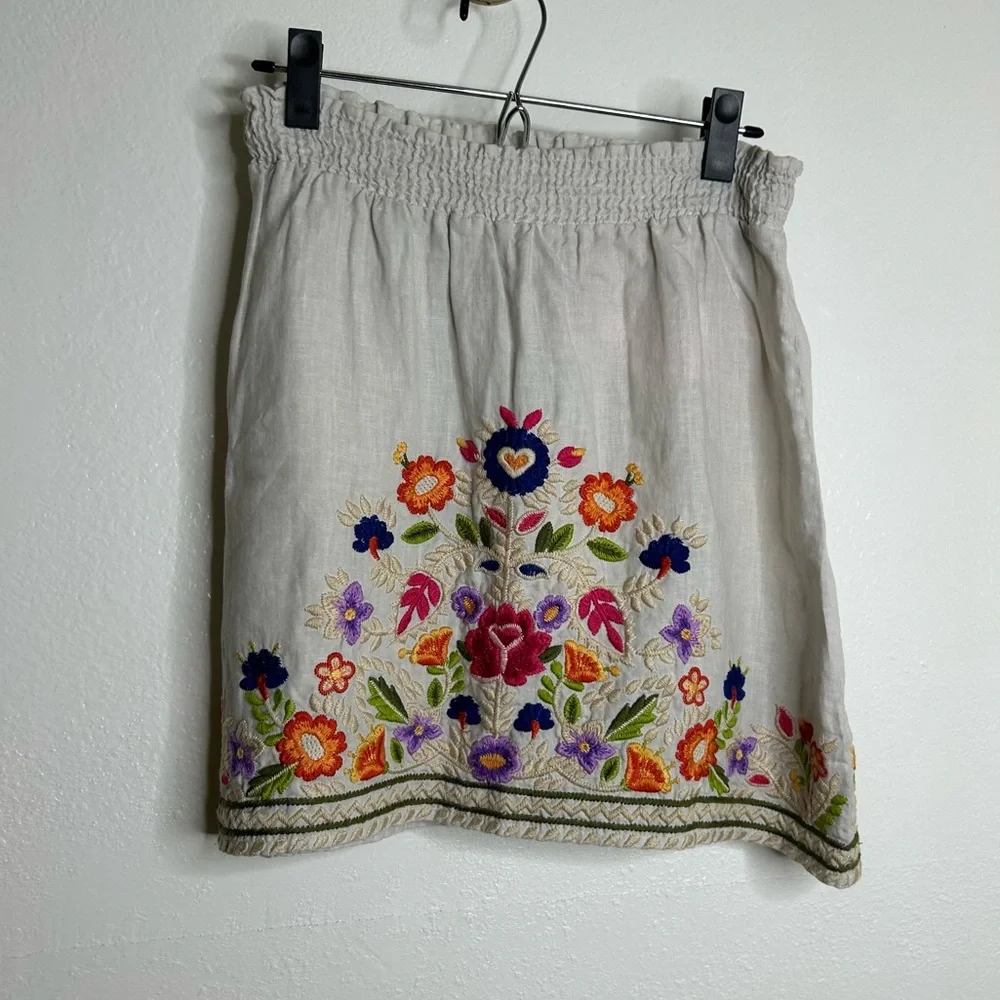 Johnny Was 100% Linen Tan Floral Embrodiered Pull on Skirt Size Small