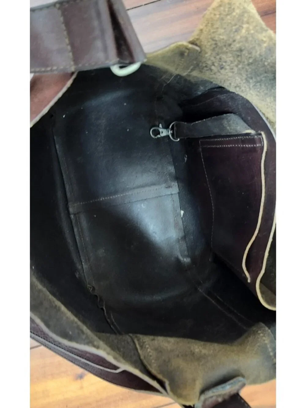 m0851 leather crossbody