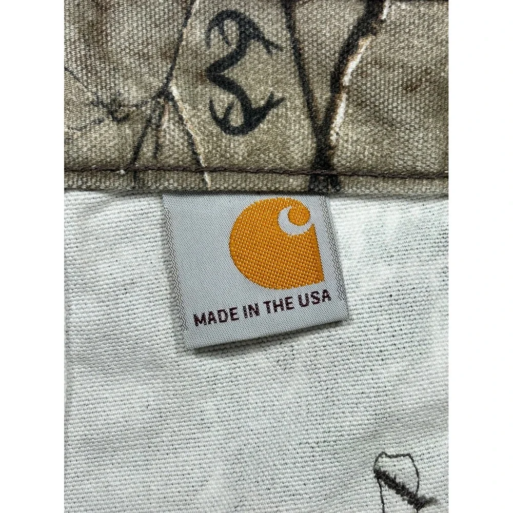 Carhartt dungarees are