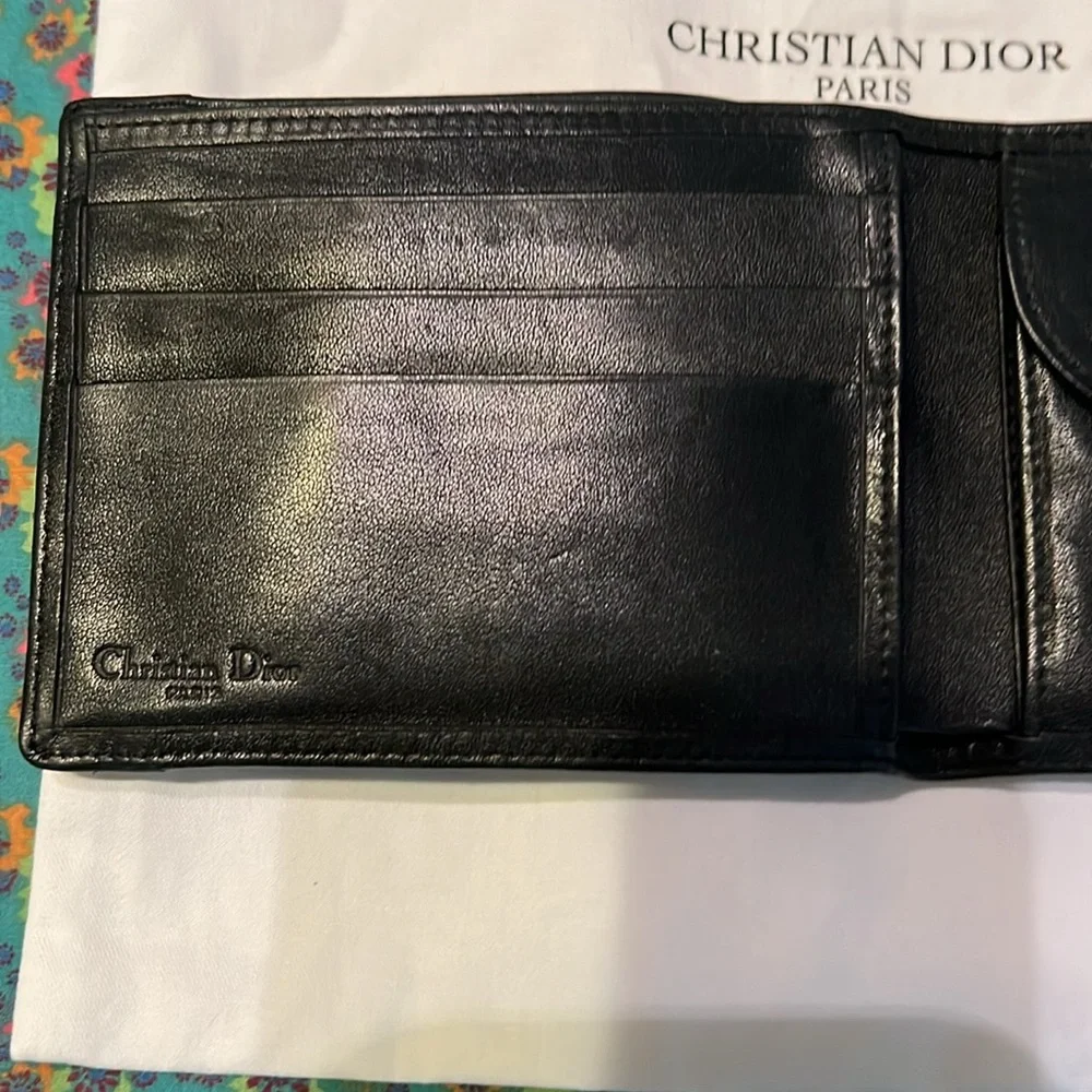 100% AUTHENTIC & PRISTINE💕VINTAGE DIOR WALLET W/CROSSBODY CHAIN💗💗💗