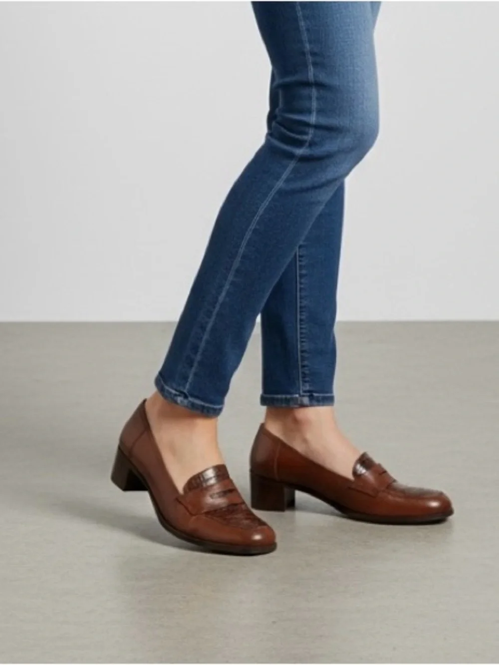 Naturalizer Womens Brown Leather Croc Embossed Penny Loafers Heels 8.5