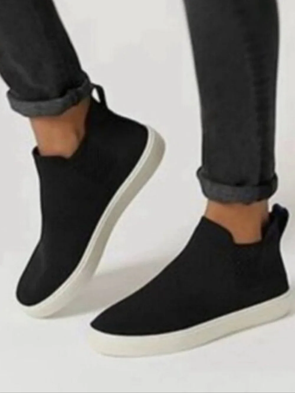 Rothys Black Chelsea Sneaker Slip Ons Size 8.5