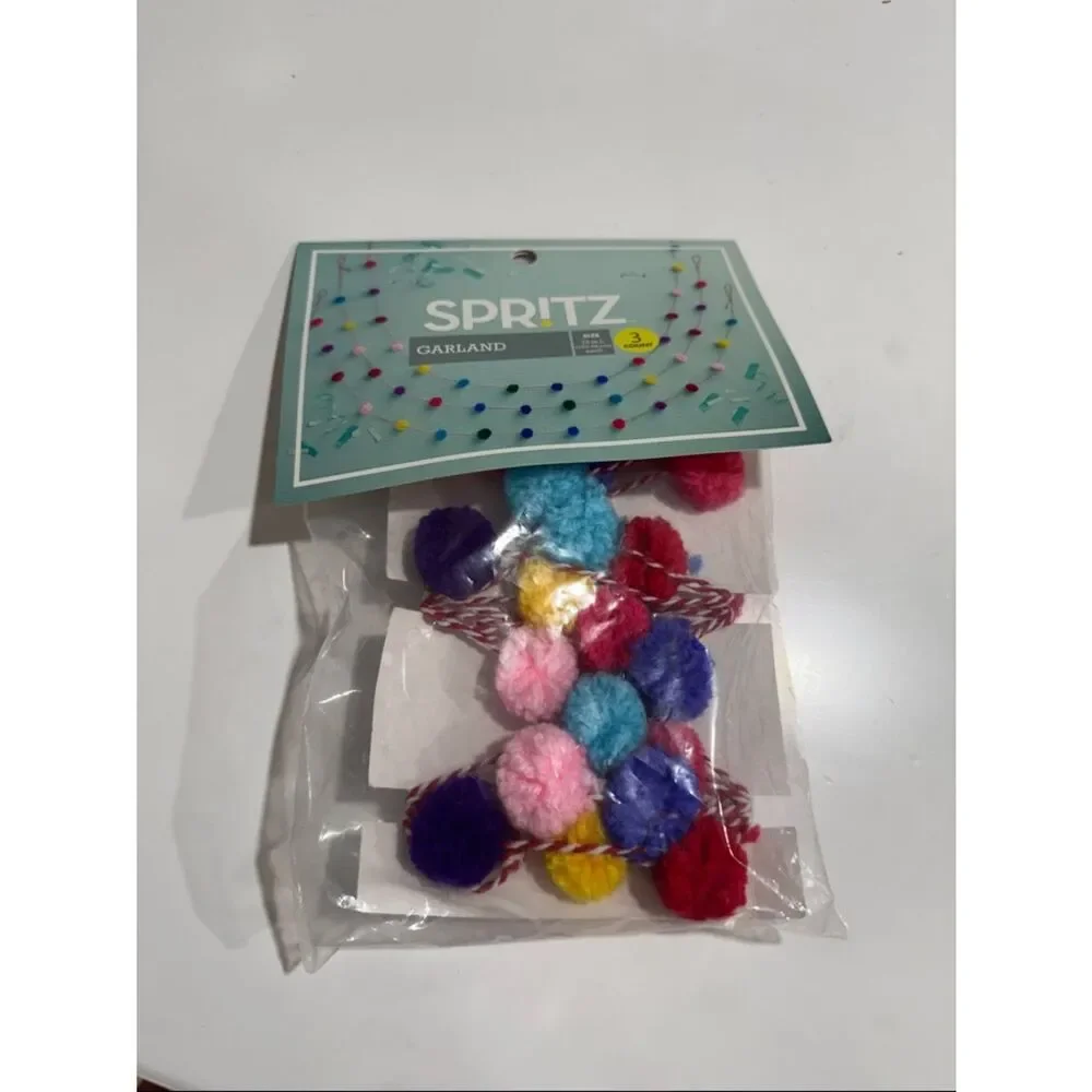 Spritz colorful pom