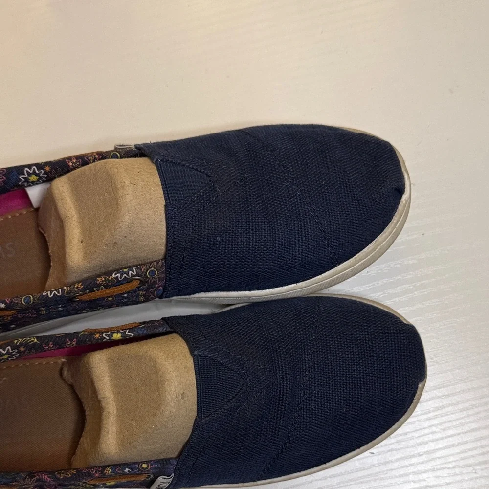 TOMS Mimini Kids Navy Moccasins with Floral Accent