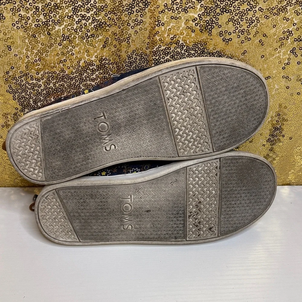TOMS Mimini Kids Navy Moccasins with Floral Accent