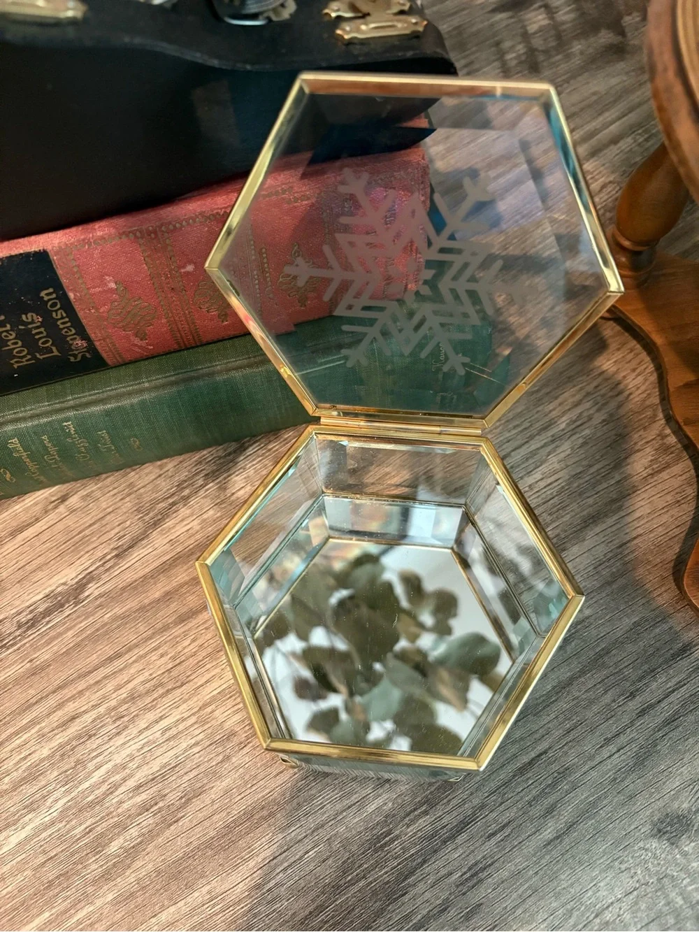 N/A elegant hexagon