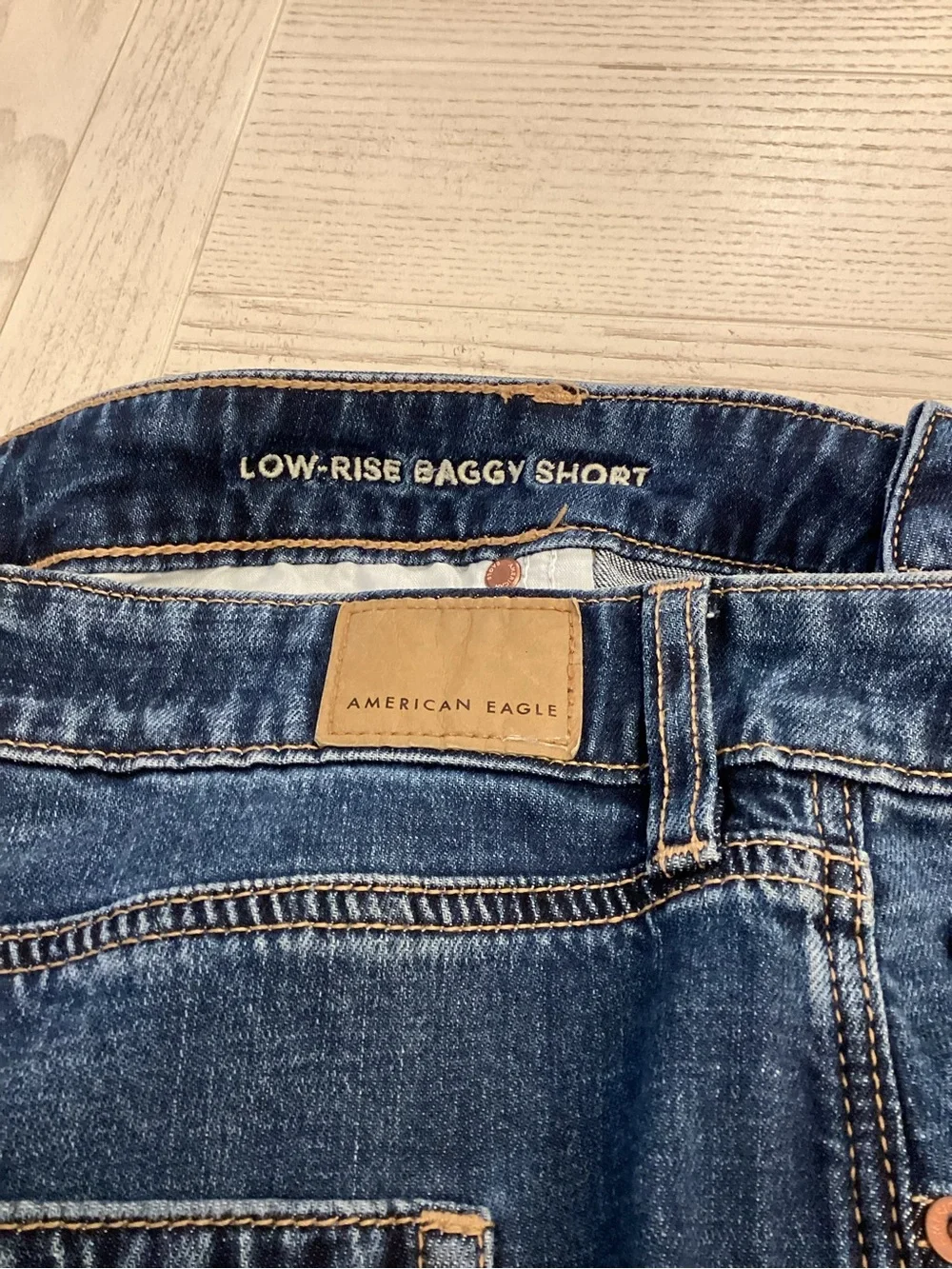 American Eagle 16 NWT Baggy Denim Shorts Women's Low-Rise Stretch 2025