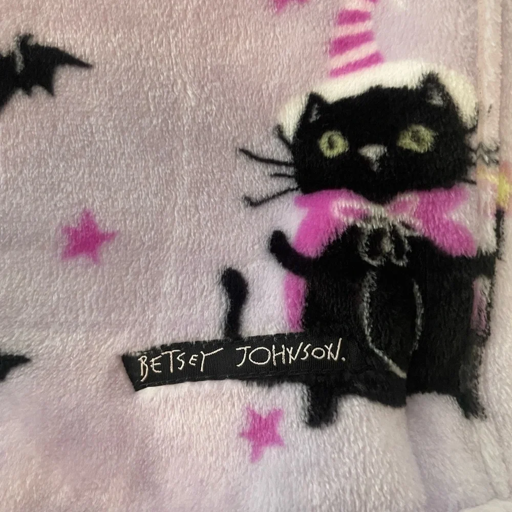 Betsey Johnson Halloween cat purple ultra soft plush throw blanket 50x 70