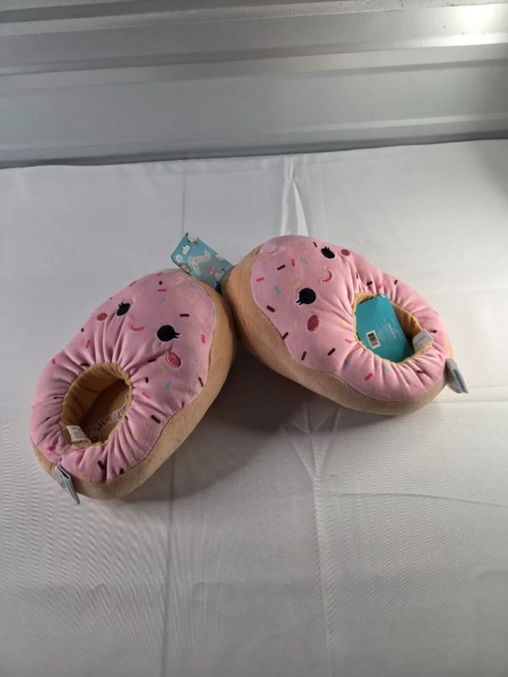 NWT Squishmallows Kids Slippers Size 4-5 Plush Character Donut