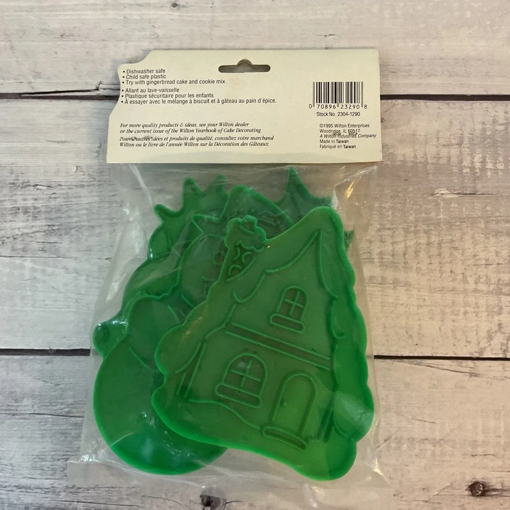 Wilton VTG 1995 Christmas Treats Cookie Cutters Set of 4 Green Plastic 2304-1290