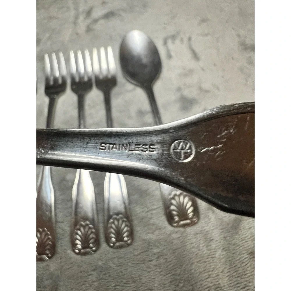 Vintage Oneida Laguna Stainless Flatware Lot Shell Fan Coastal MCM Replacement