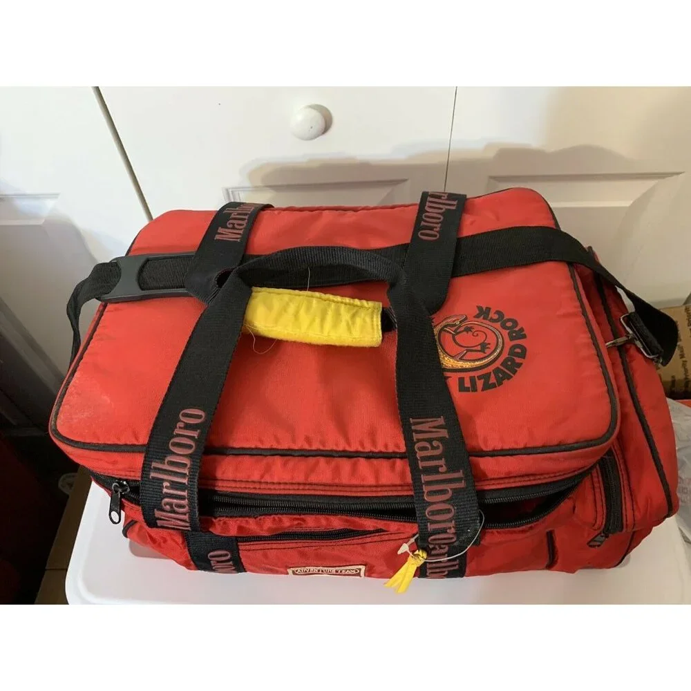 VTG Marlboro ADVENTURE‎ TEAM LIZARD ROCK Red LARGE Bag Cooler
