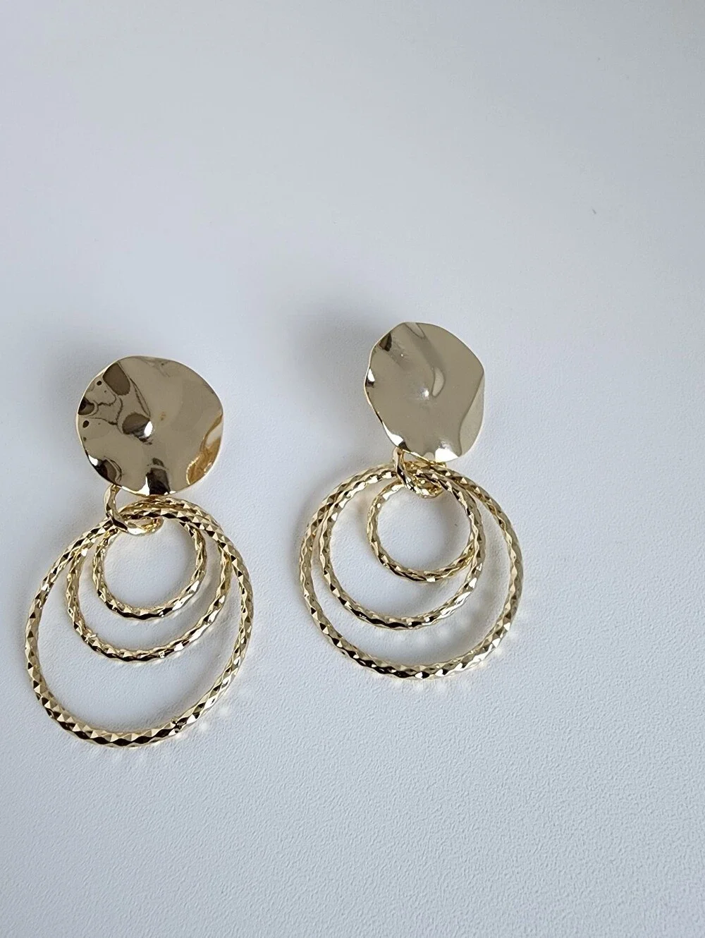 N/A elegant gold