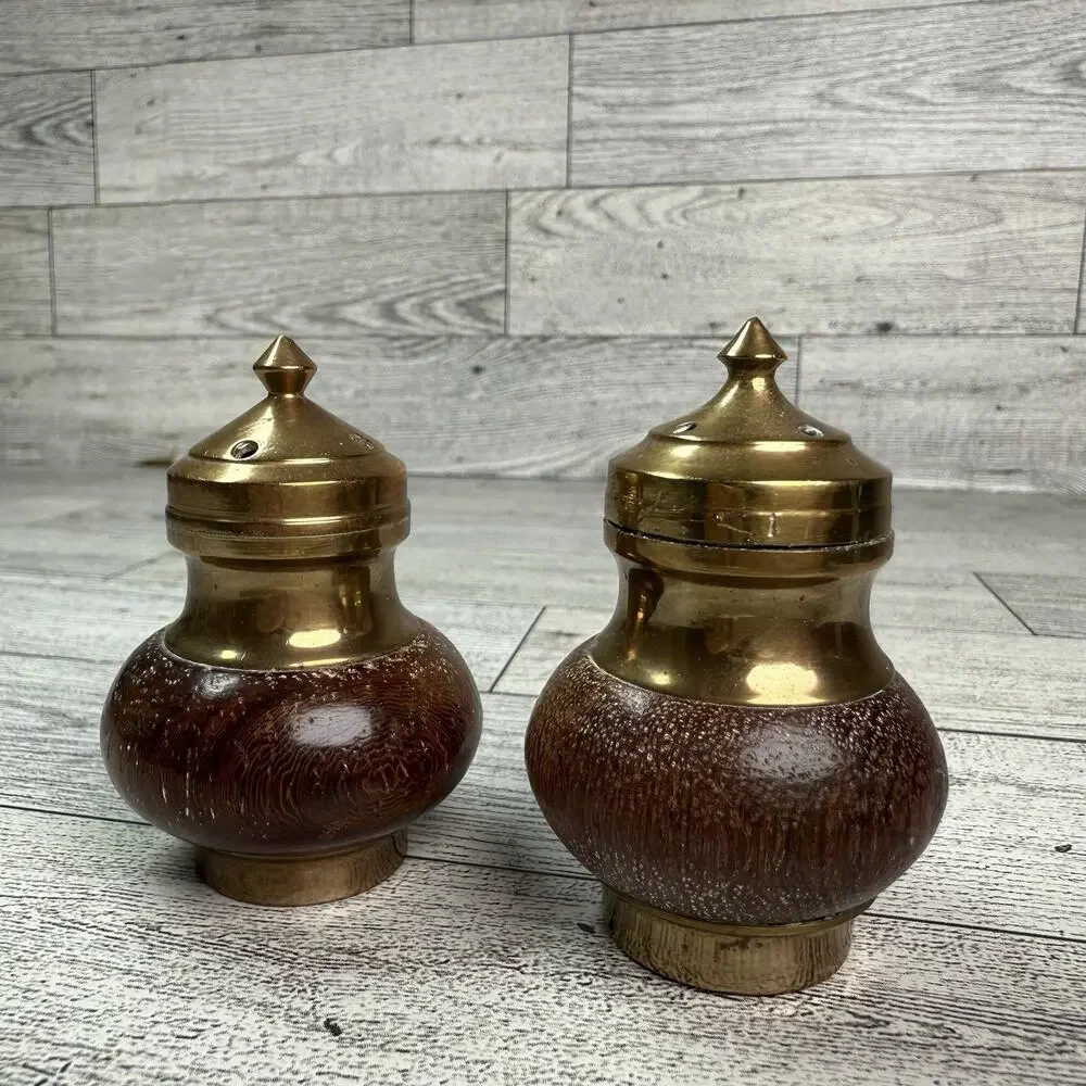 VINTAGE BRASS‎ & WOOD TABLE SALT AND PEPPER SHAKERS Small Size Taiwan Made