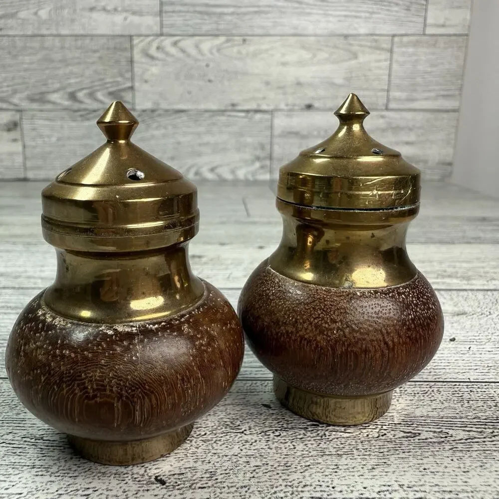 VINTAGE BRASS‎ & WOOD TABLE SALT AND PEPPER SHAKERS Small Size Taiwan Made