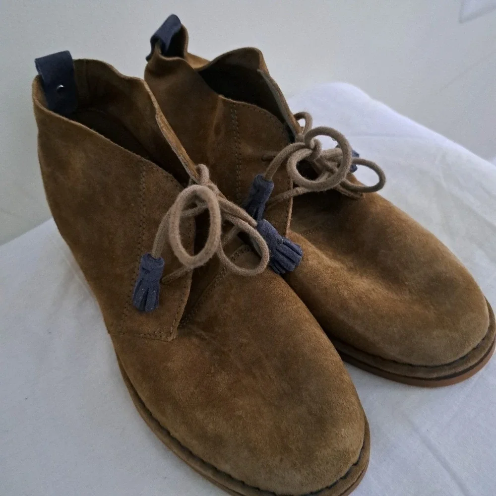 Hush Puppies discover casual