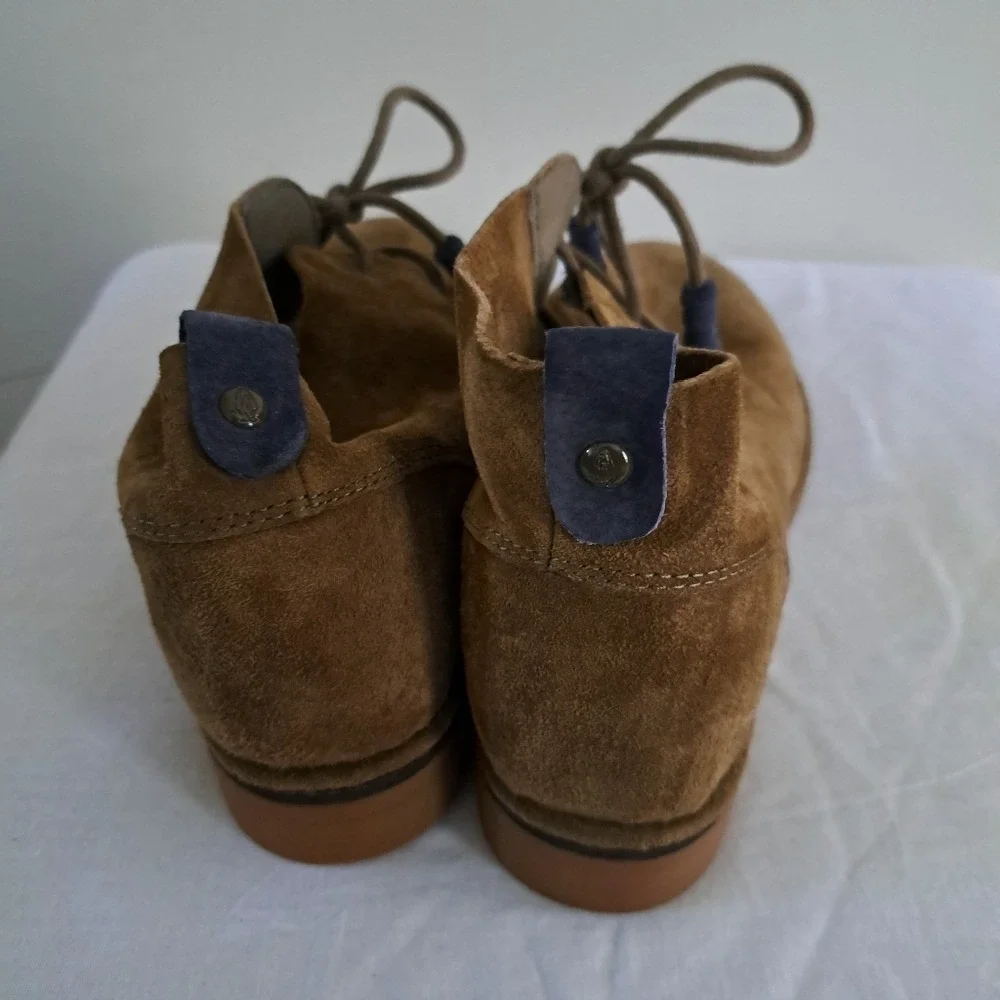 Hush Puppies discover casual