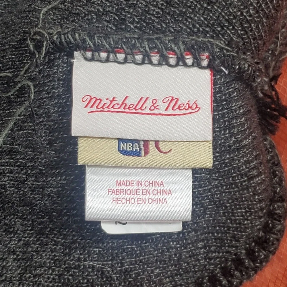LA Lakers Mitchell & Ness NBA Knit Hat Beanie Cap Embroidery Logo Gray EUC‎