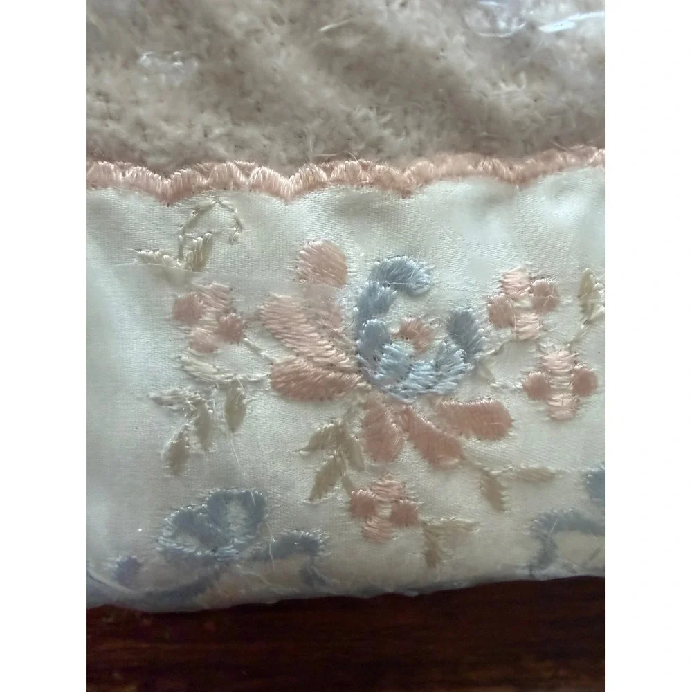 NOS Vtg Letters Inc 3 Piece Embellished Towel Set Floral Bow Cream Made in USA