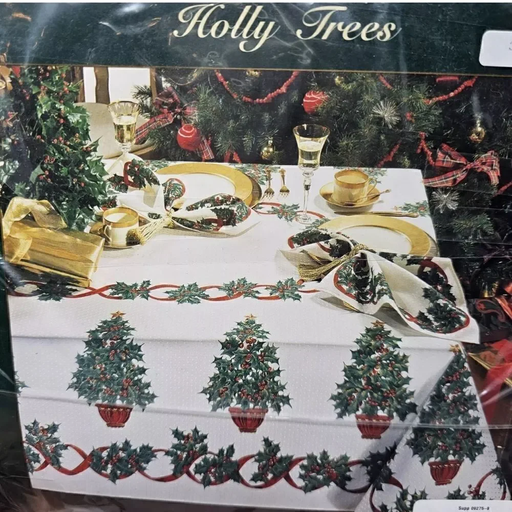 Vintage Wilton Court Christmas Tablecloth Holly Trees 60