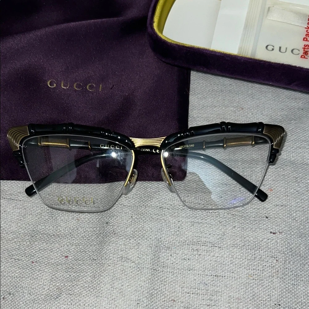 Gucci elegant eyeglasses