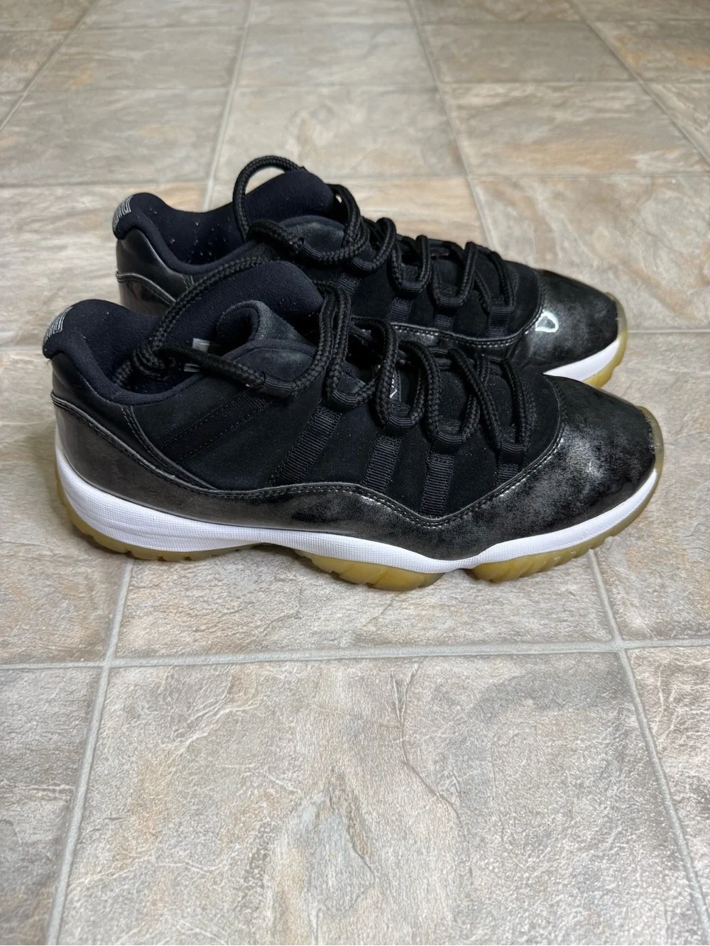 Jordan shiny black