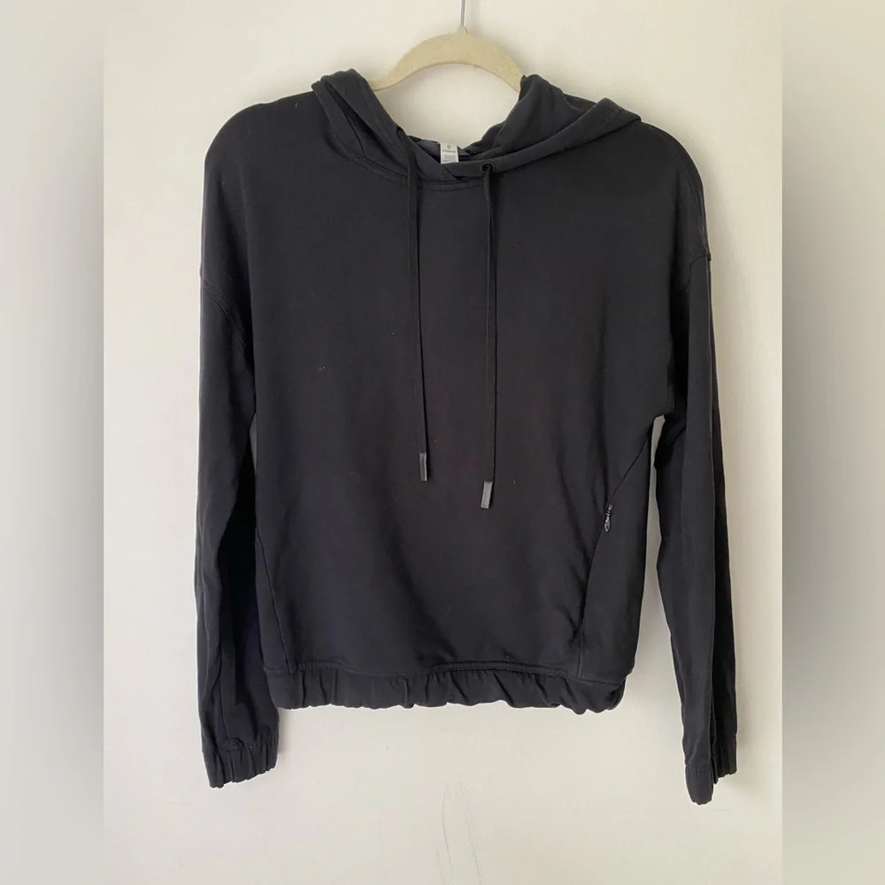 Lululemon Jacket Women’s 4 Black Cropped Hoodie