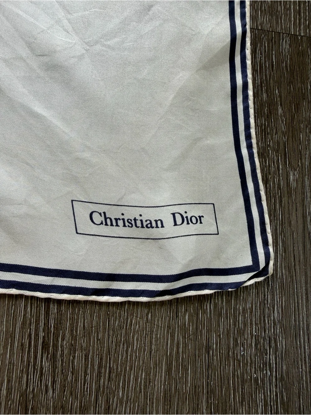 Dior corner double accessory